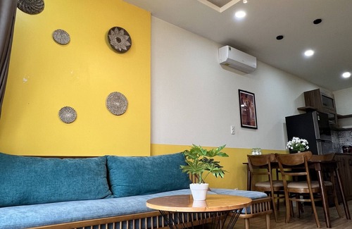 Hon Gai Hotel | Cozy 2-bedroom apartment in fabulous Hạ Long with WiFi, AC, fitness room
