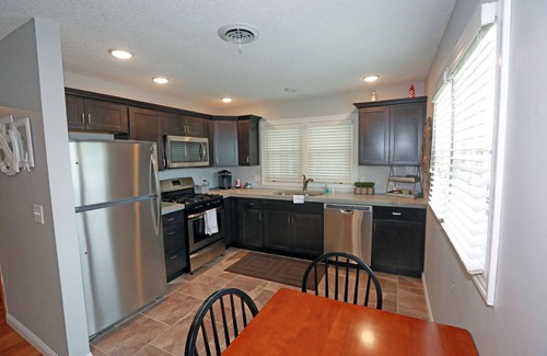 Celina House | Cozy 2 Bedroom, 1 Bath House With Walking Distance To The Lake