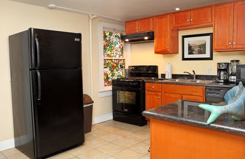 Jefferson Apartment | Cozy 2 Bedroom 1 Mile to Ochsner