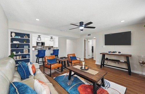 Fort Worth Condo | Cozy 2-bedroom, 2-bath condo in welcoming Fort Worth w/AC, WiFi - 30+ Day Stay