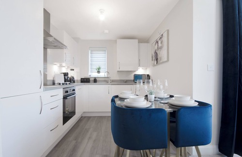 Milton Keynes Apartment | Cozy 2-Bedroom Apartment