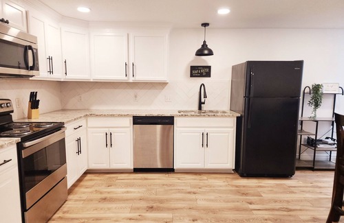West Plains Apartment | Cozy 2-Bedroom Apartment Suite