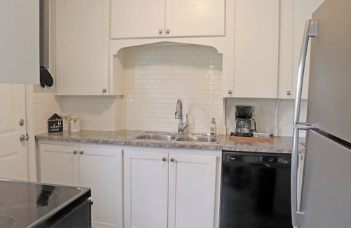 Bismarck Apartment | Cozy 2-bedroom apartment in Central Bismarck