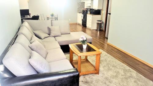 Calgary Apartment | Cozy 2-Bedroom Basement Suite Retreat Calgary