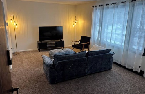 Grand Forks Condo | Cozy 2-bedroom condo with WiFi, AC in welcoming Grand Forks