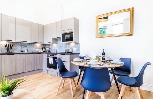 Sutton West Apartment | Cozy 2 Bedroom Flat in Sutton/London