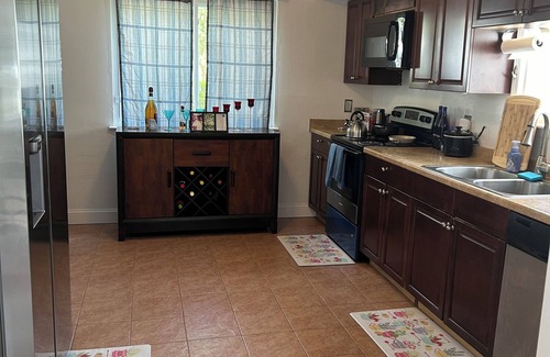 Norfolk - Virginia Beach House | Cozy 2 bedroom house with AC and WiFi in gorgeous Virginia Beach