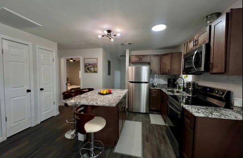 Behrman House | Cozy 2-bedroom house in beautiful New Orleans with AC, WiFi
