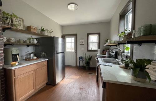 Beckley House | Cozy 2 bedroom house. 1 mile from i77, in Beckley West Virginia.