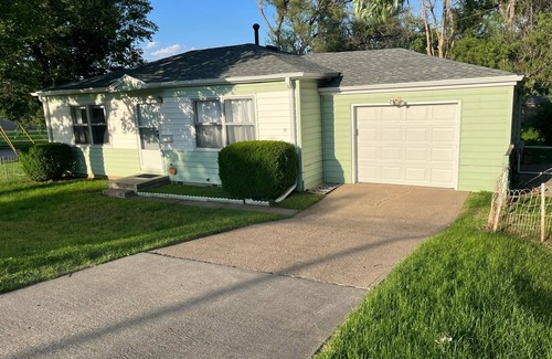 South Central Omaha House | Cozy 2-bedroom house in the heart of Omaha!