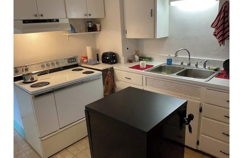 Dayton House | Cozy 2-bedroom house in charming Dayton with WiFi, AC