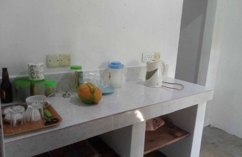 Seeduwa - Katunayake House | Cozy 2-bedroom house in charming Katunayaka with WiFi, AC