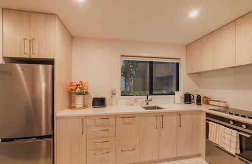 Addington House | Cozy 2-Bedroom - Kitchen Yard Central Location