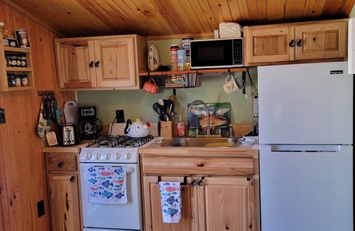 Schermerhorn Landing Cottage | Cozy 2 bedroom Seasonal Cottage located on Chippewa Bay, on St. Lawrence River