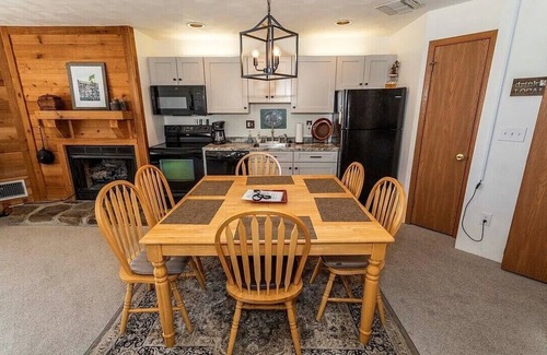 Rockwood Condo | Cozy 2-bedroom Seven Springs Ski-in/Ski-out Condo
