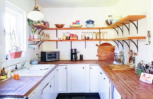 Tinmouth House | Cozy 220 Year Colonial with a spectacular view