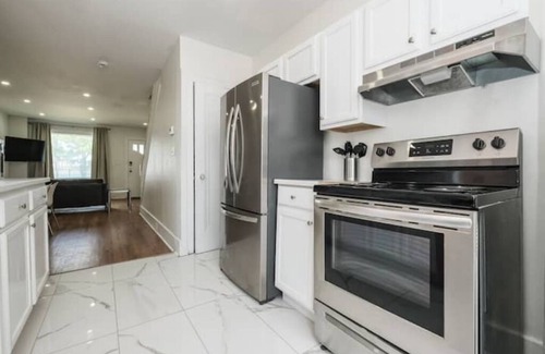 Bridgeview Apartment | Cozy 2bd with beautiful view of Detroit River