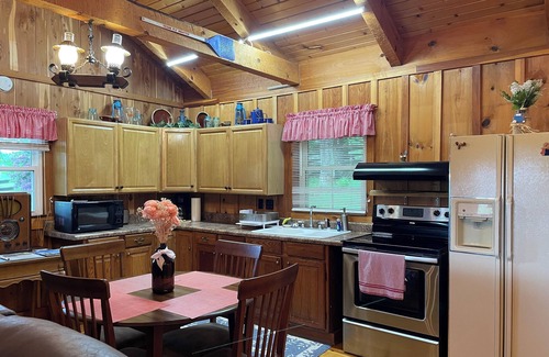 Chilhowie Cabin | Cozy 2bedroom mountain cabin on 18 acres near the Appalachian Trail