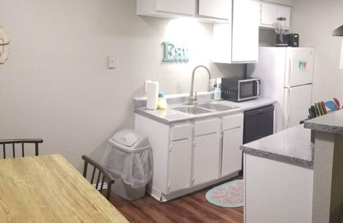 Abilene Apartment | Cozy 2BR close to Entertainment and Universities