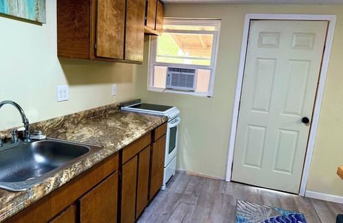 Henderson Cottage | Cozy 2BR cottage near the Harbor, beach, hunting and fishing!