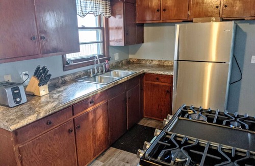 Davenport House | Cozy 2BR Home in Quiet Neighborhood