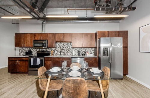 Tempe Apartment | Cozy 2BR Near ASU|Pool, Gym & Pet-Frndly