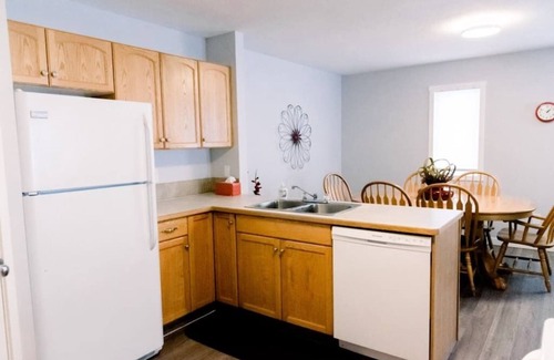 South Lethbridge Condo | Cozy 3 Bedroom Apartment #4 South Lethbridge