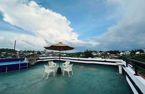 Maharagama Apartment | Cozy 3-bedroom apartment in welcoming Nugegoda with WiFi, AC
