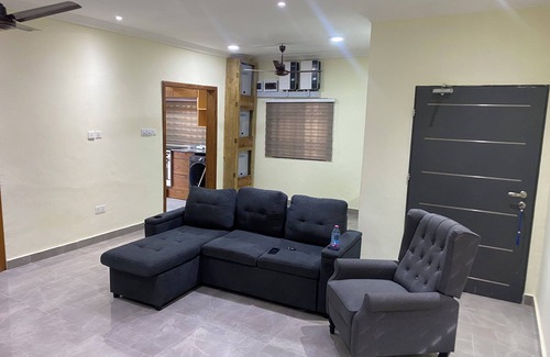 Kasoa Apartment | Cozy 3-bedroom apartment in Kasoa with AC, WiFi, water heater, solar power