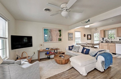 Clearwater Cottage | Cozy 3 Bedroom Cottage located in the Clearwater Community! Dog Friendly, Community Pool, Short Drive to the Beach!