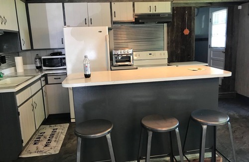 Crandon House | Cozy 3-bedroom Cottage on Metonga Lake with private dock