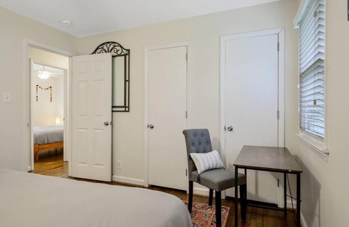 East Raleigh House | Cozy 3 Bedroom Cottage with Huge Fenced-In Yard