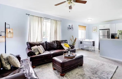 Mitchell House | Cozy 3-Bedroom Home in Ann Arbor