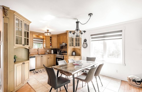 Magog Condo | Cozy 3 bedroom +loft condo in Magog .Near lake,mountains and downtown