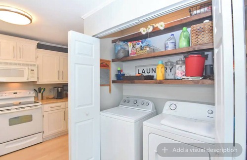 Columbia House | Cozy 3 Bedroom Townhome