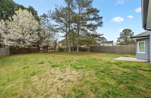 Loganville House | Cozy 3 BR house with Wi-Fi near Tribble Mill Park