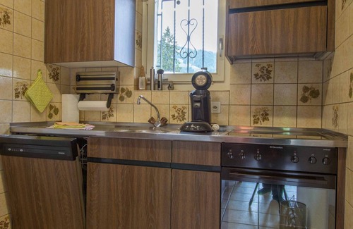 Adelboden House | Cozy 3-room holiday apartment combined with a studio in a quiet location.