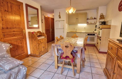 Flumet Apartment | Cozy 37m² apartment at the foot of the slopes with wifi and parking