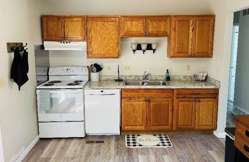 Oakbrook House | Cozy 3bd/2b In Florence, KY!