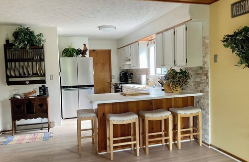 Basye House | Cozy 3bedroom home w AC, WiFi, in a golf retreat, nestled in the scenic mountain