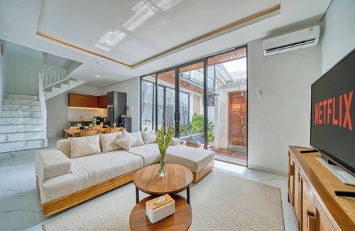 Cepaka Villa | Cozy 3bedroom villa Bliss, Close to Canggu,nKing bed,Tranquil!