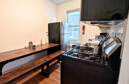North Ironbound House | Cozy 3BR/2BA | 7Min > EWR | 20-40Min > NYC