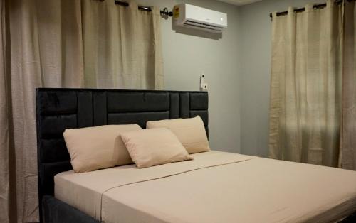 Kwabenyan Apartment | Cozy 3BR 3BA Gated Estate Home in Accra -CozyOak Stay