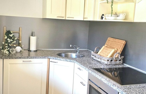 Erm House | Cozy 3BR Bungalow in Ermerstrand park - The Village House Retreat near the beech