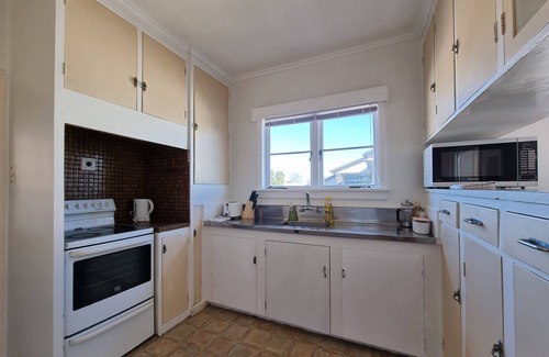 Mount Roskill House | Cozy 3BR - Heat Pump & Wifi & Netflix