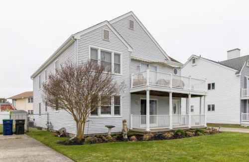 Southend Apartment | Cozy 3BR Home - Steps from the Shore