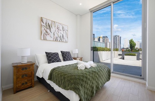 Burwood Apartment | Cozy 3BR Home with Large Balcony for Relaxation