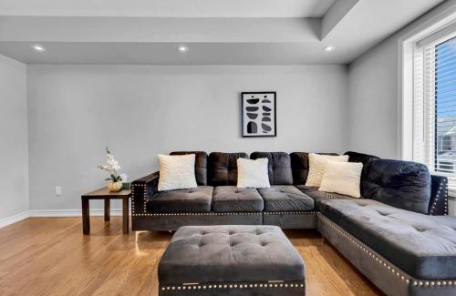 Kitchener House | Cozy 3BR Home with Parking Near Kitchener Attractions