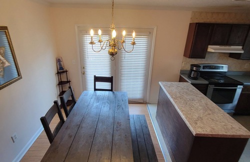 Greensboro House | Cozy 4-bedroom house with AC and WiFi near downtown Greensboro