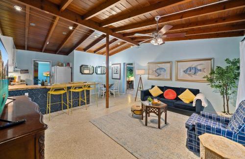 Southwest Apartment | Cozy 4bd House Heart of Downtown WPB Sleeps 10